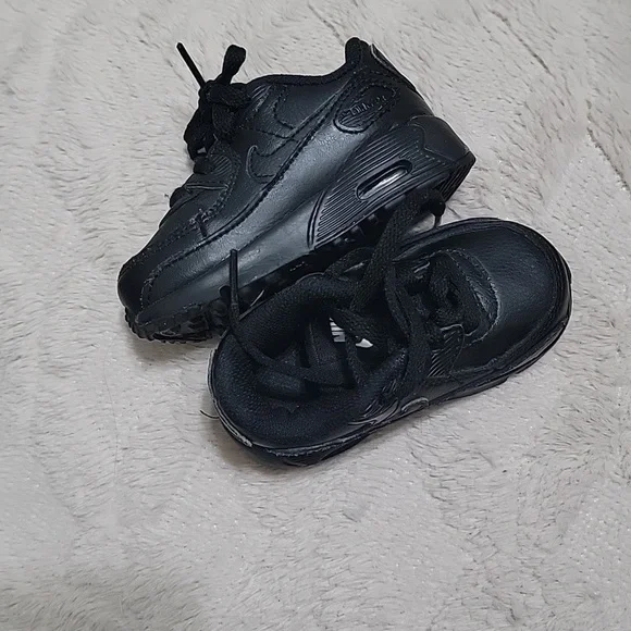 Little kids Nike sneakers, size 5C Black used - Picture 1 of 4